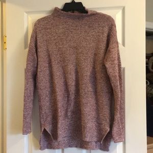 Low turtle neck sweater